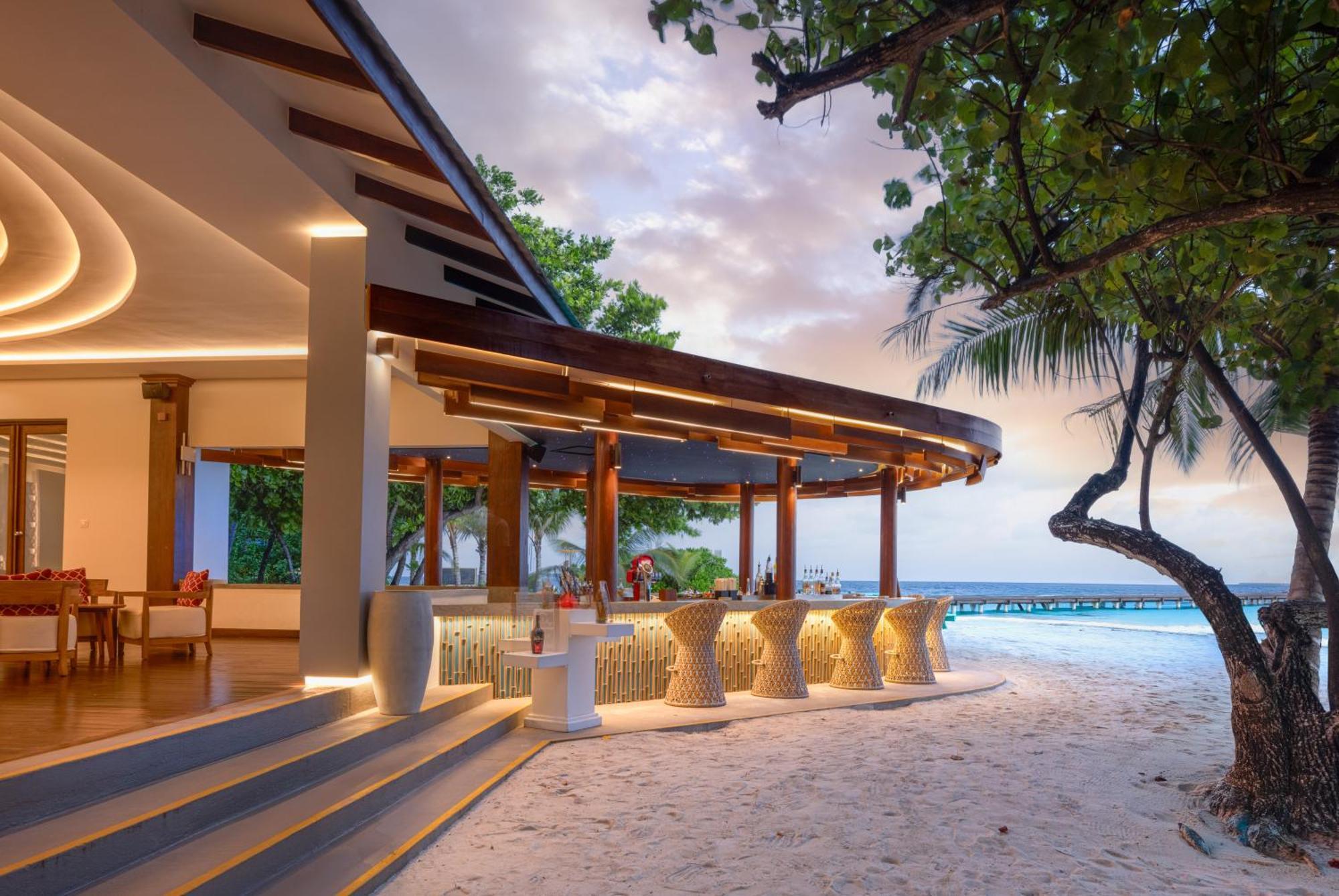 Adaaran Select Meedhupparu - Complimentary Stay For 1 Child For Stays Between April 2025 To September 2025 Meedhoo  Esterno foto
